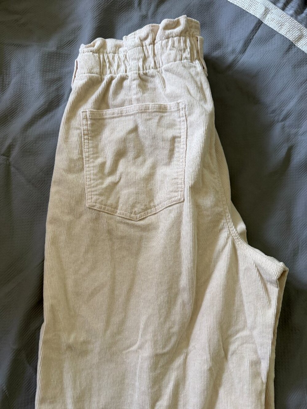 American Eagle cream corduroy pants sz 12